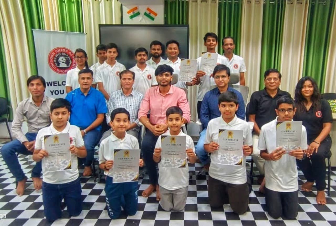 GM Akash Ganesan at a Bhopal chess camp